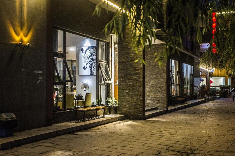 Z-up Boutique Hotel