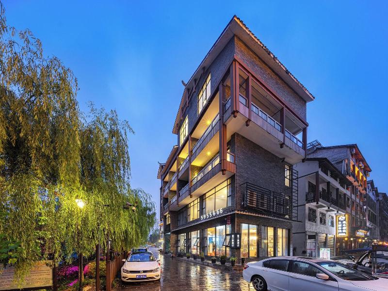 Z-up Boutique Hotel image