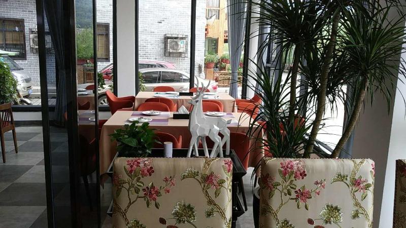 Z-up Boutique Hotel image