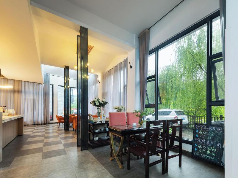Z-up Boutique Hotel image