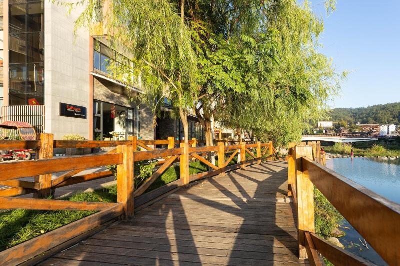Z-up Boutique Hotel image