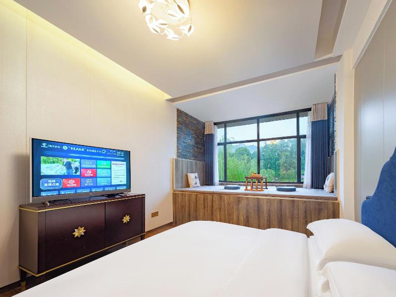 Z-up Boutique Hotel image