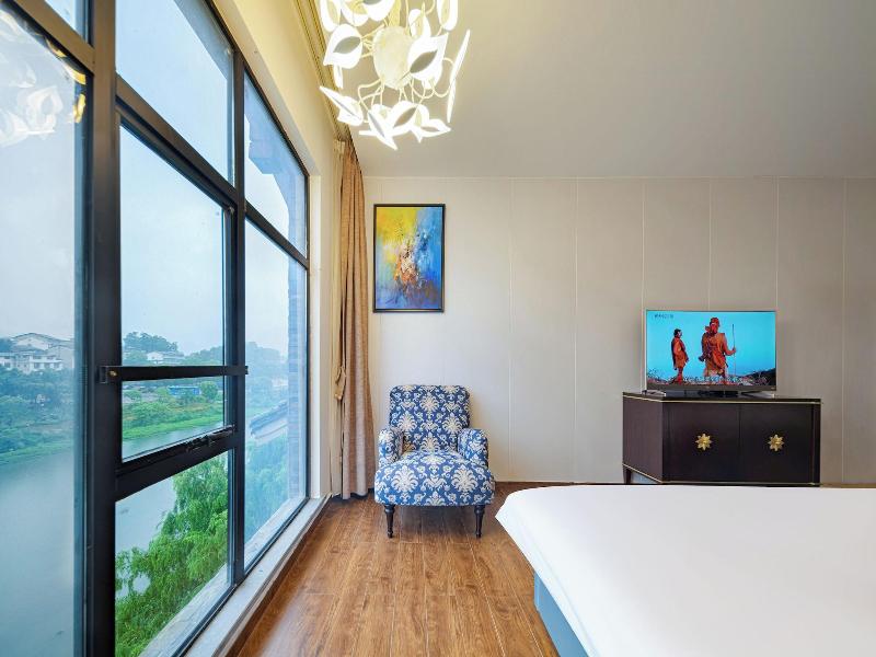 Z-up Boutique Hotel image