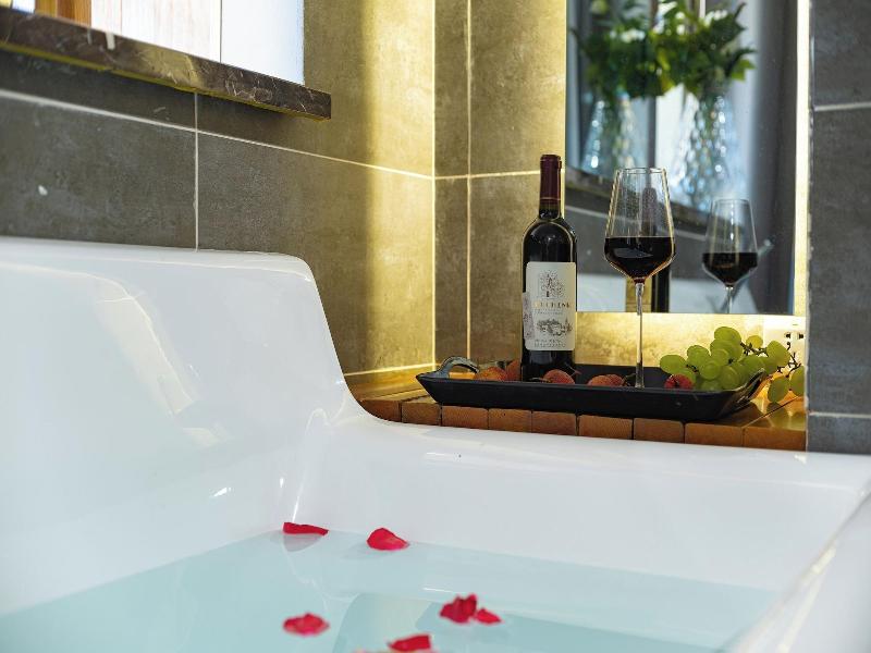 Z-up Boutique Hotel image