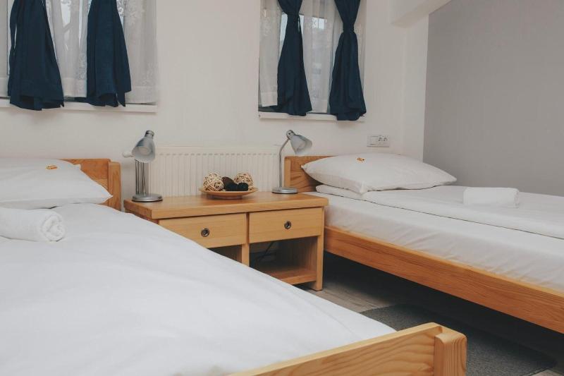 Bloom Inn image
