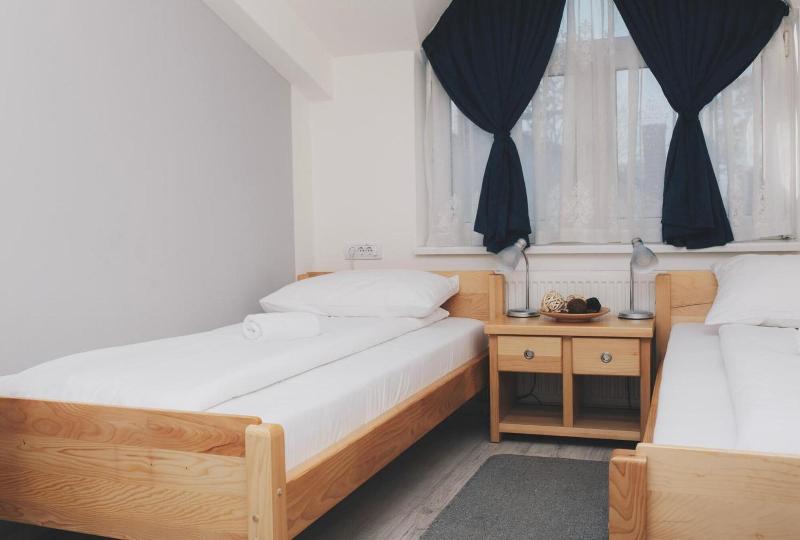 Bloom Inn image
