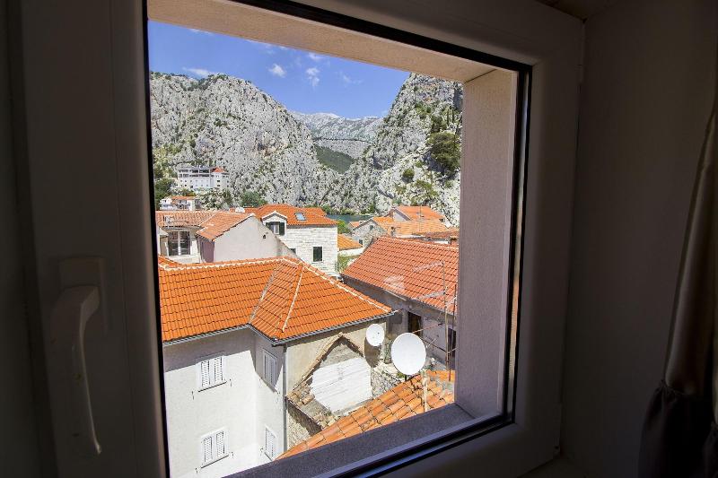 Hostel Omiš image
