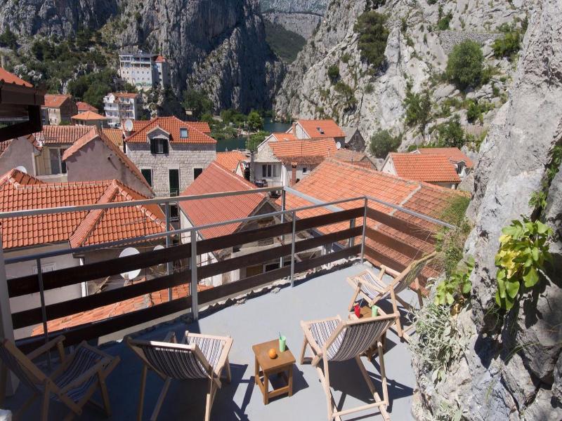 Hostel Omiš image