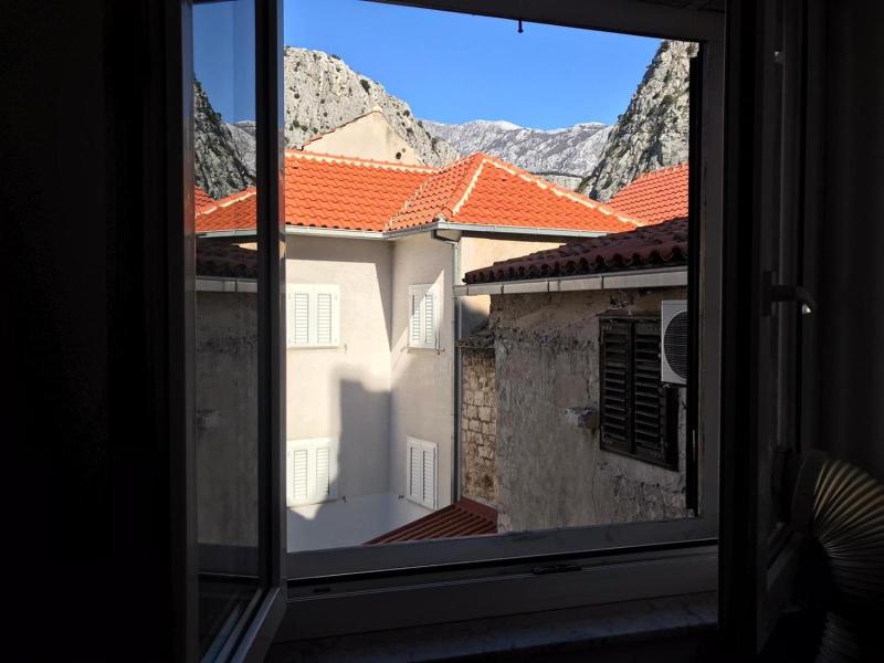 Hostel Omiš image