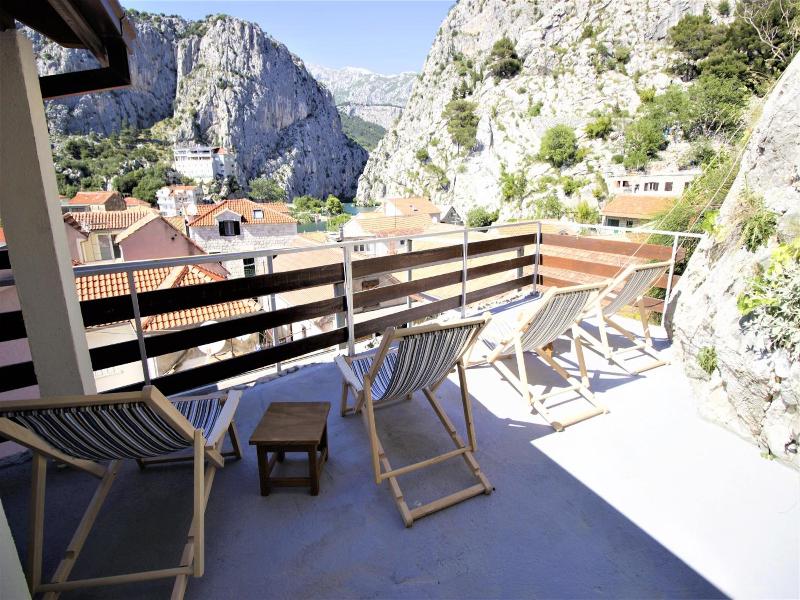 Hostel Omiš image