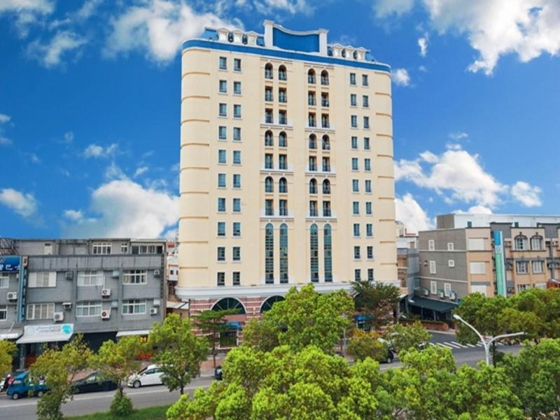 Hotel De Trianon image