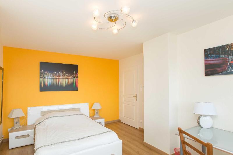 Au Coeur De Nancy Bnb image