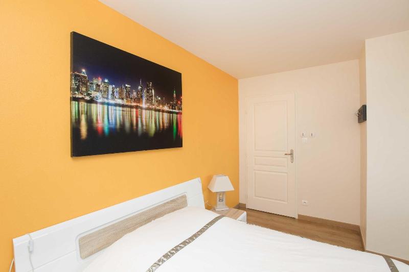 Au Coeur De Nancy Bnb image