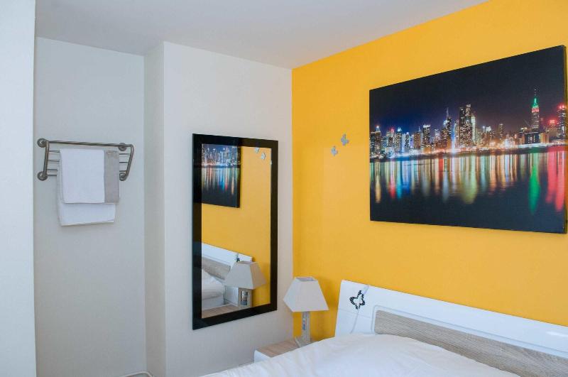 Au Coeur De Nancy Bnb image