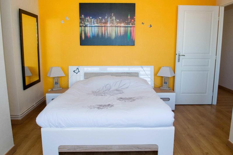 Au Coeur De Nancy Bnb image