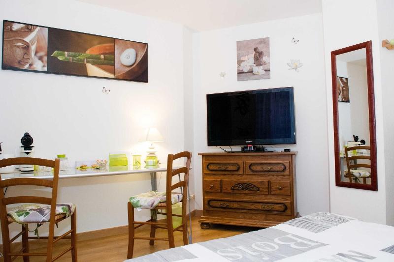 Au Coeur De Nancy Bnb image