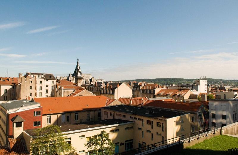 Au Coeur De Nancy Bnb image