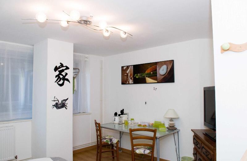 Au Coeur De Nancy Bnb image