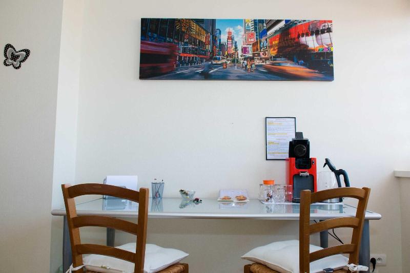 Au Coeur De Nancy Bnb image