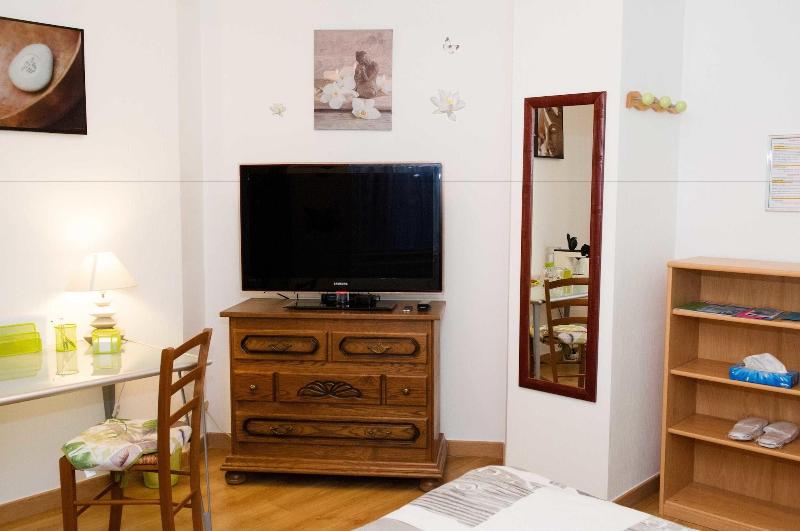 Au Coeur De Nancy Bnb image