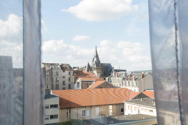 Au Coeur De Nancy Bnb image