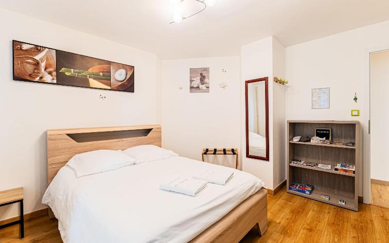 Au Coeur De Nancy Bnb image