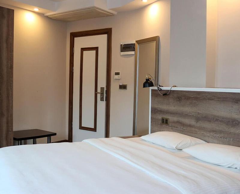 Yanki Hotel image