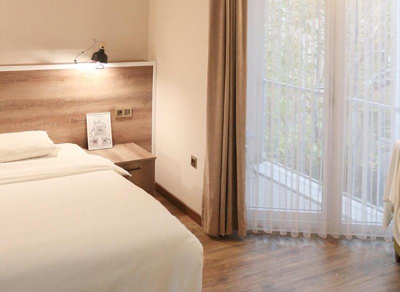 Yanki Hotel image