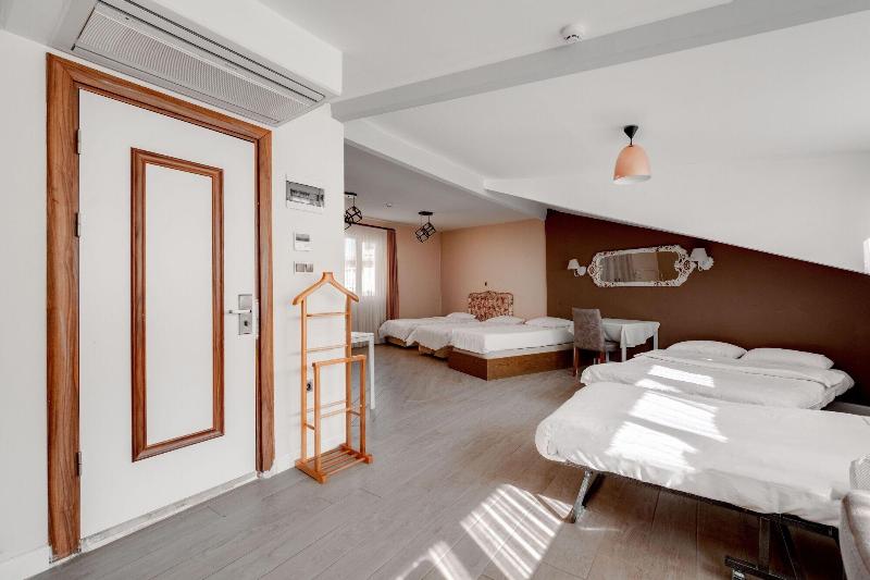 Yanki Hotel image