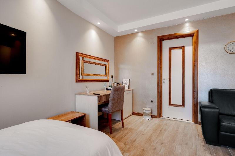 Yanki Hotel image