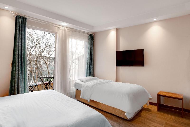 Yanki Hotel image