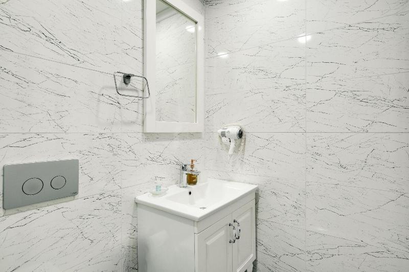 Yanki Hotel image