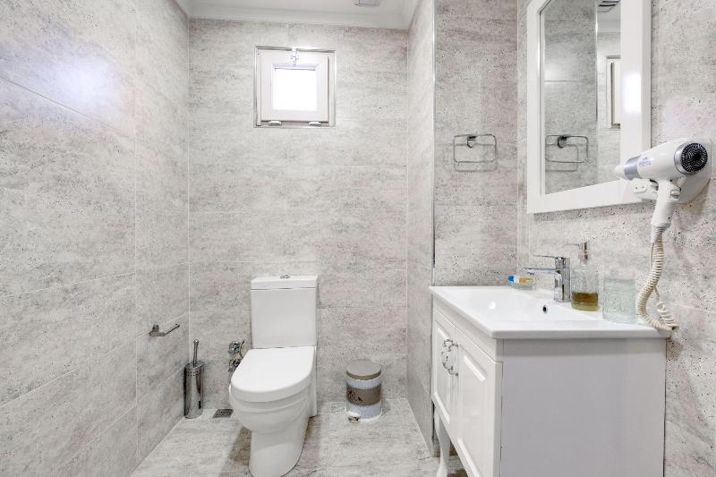 Yanki Hotel image