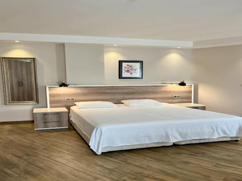 Yanki Hotel image