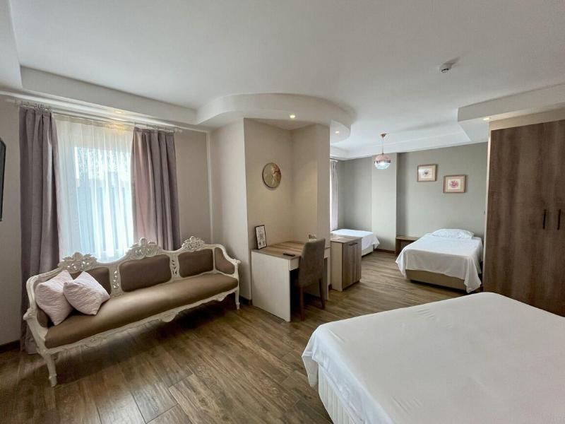 Yanki Hotel image