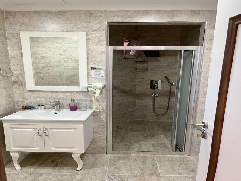 Yanki Hotel image