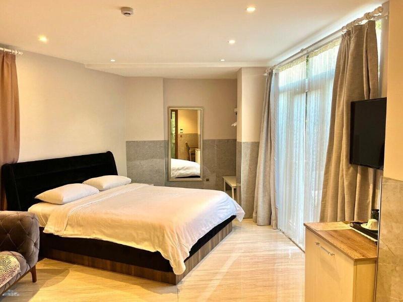 Yanki Hotel image