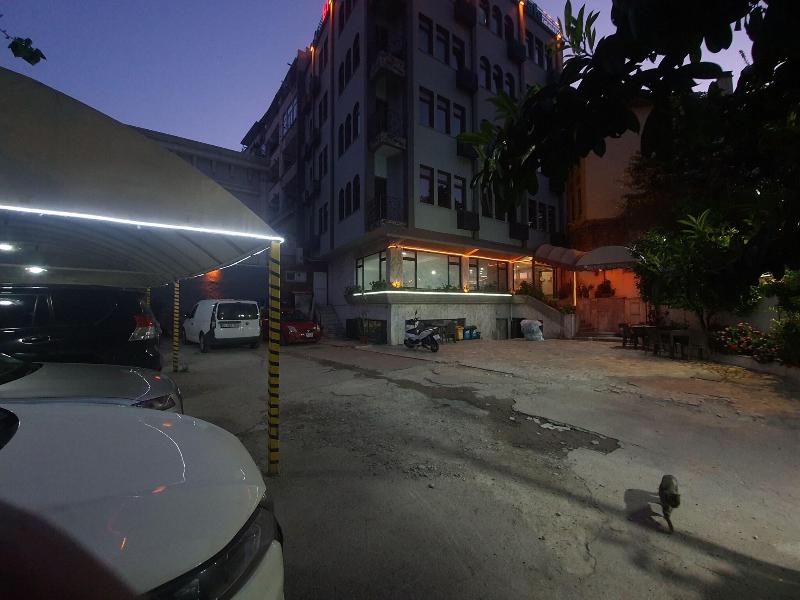 Biter Hotel image