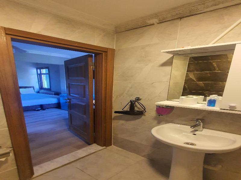Biter Hotel image