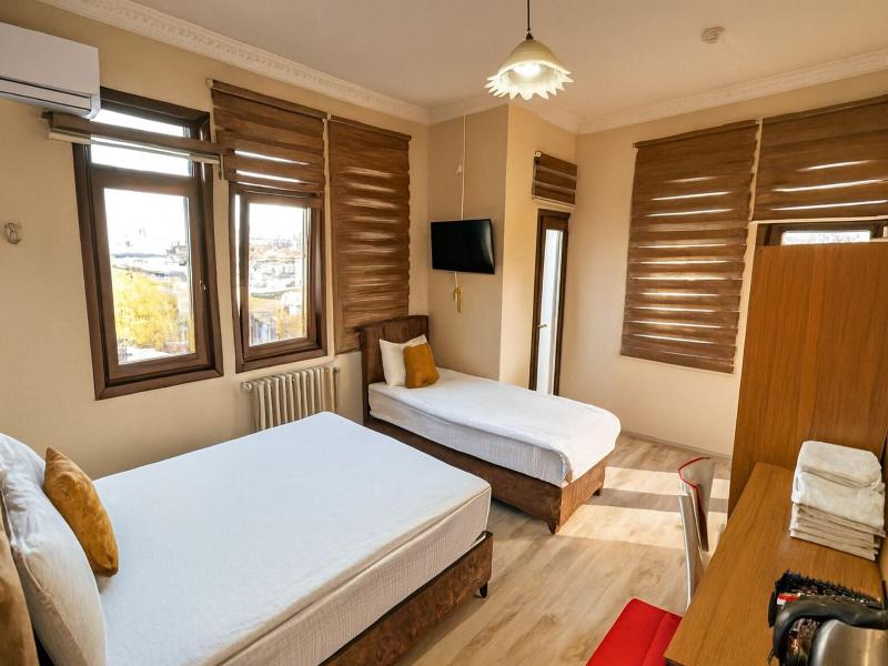 Biter Hotel image