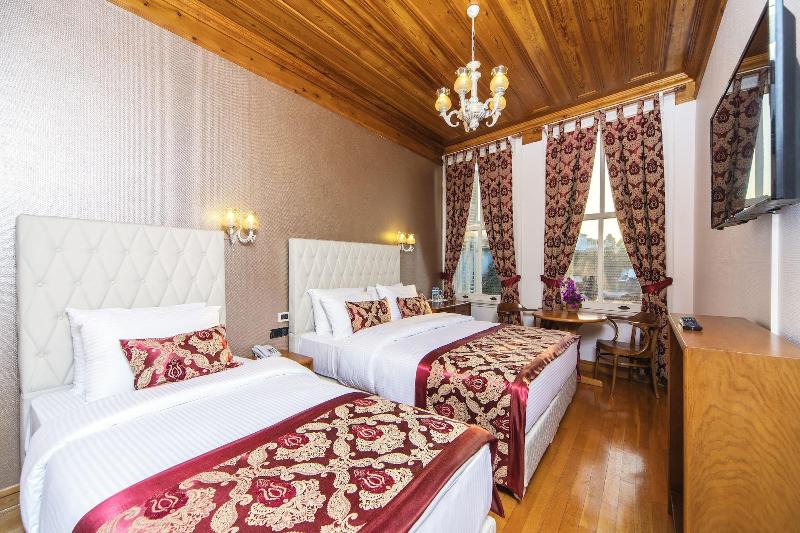 Mom Hotel image