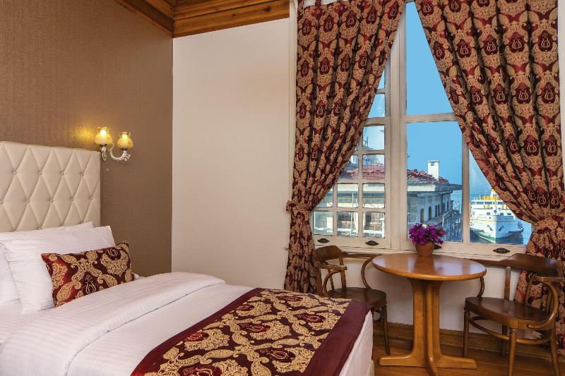 Mom Hotel image