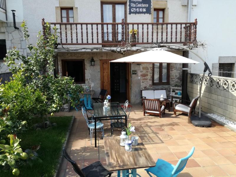 Villa Castellanos image