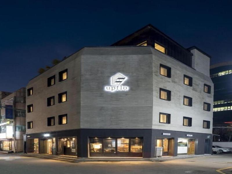 Upflo Hostel image