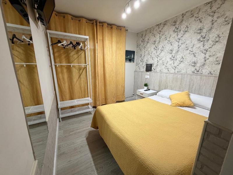 Hostal Verdemar image