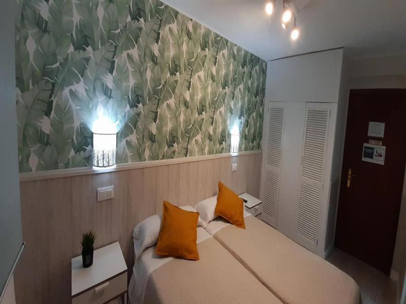 Hostal Verdemar image