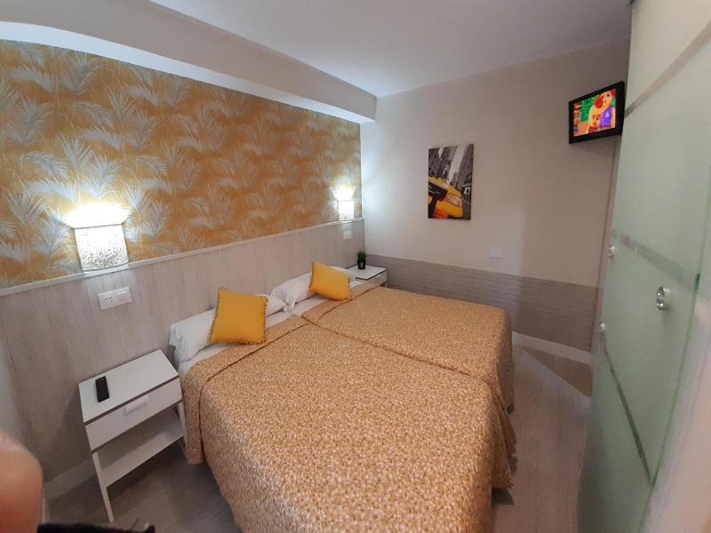 Hostal Verdemar image