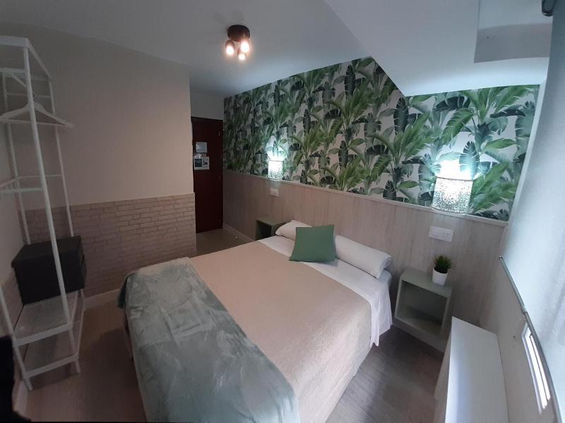 Hostal Verdemar image