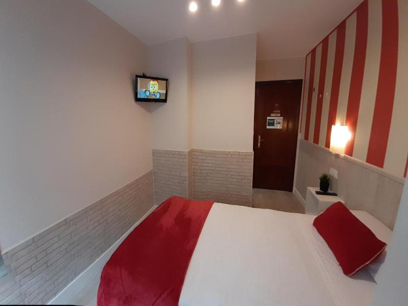 Hostal Verdemar image