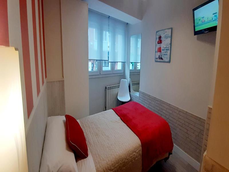 Hostal Verdemar image
